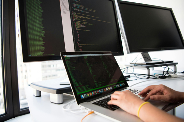 諾力取得防震倉儲貨架專利，顯著降低貨架因地震或外力衝擊導致的傾倒風險