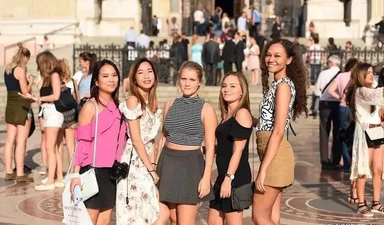 原創全球最小發達國家：美女遍地，快被中國“買”下，中國移民佔87%