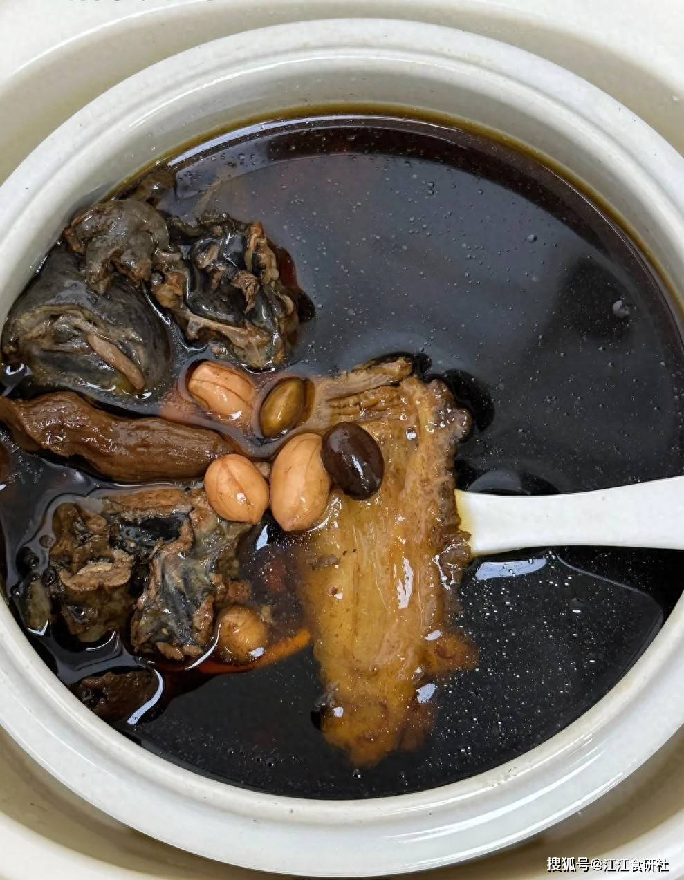 原創女性50歲後，常吃這3種“天然雌激素”，保持活力，女性魅力十足