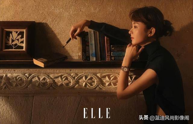 原創趙麗穎開年王炸！三登 ELLE 二月刊，復古光影裡藏著女性力量的答案