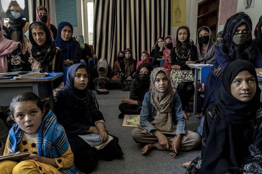 當阿富汗女性被禁止讀書，中國女性選擇回應！