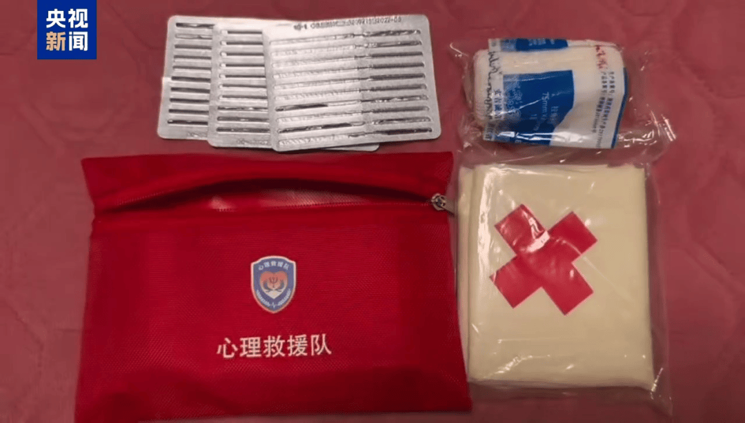 大學生救人犧牲，筆記本上寫著“無名無利無悔，有情有義有祖國……”