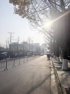 商販佔道經營 還噴油漆“花式”佔位