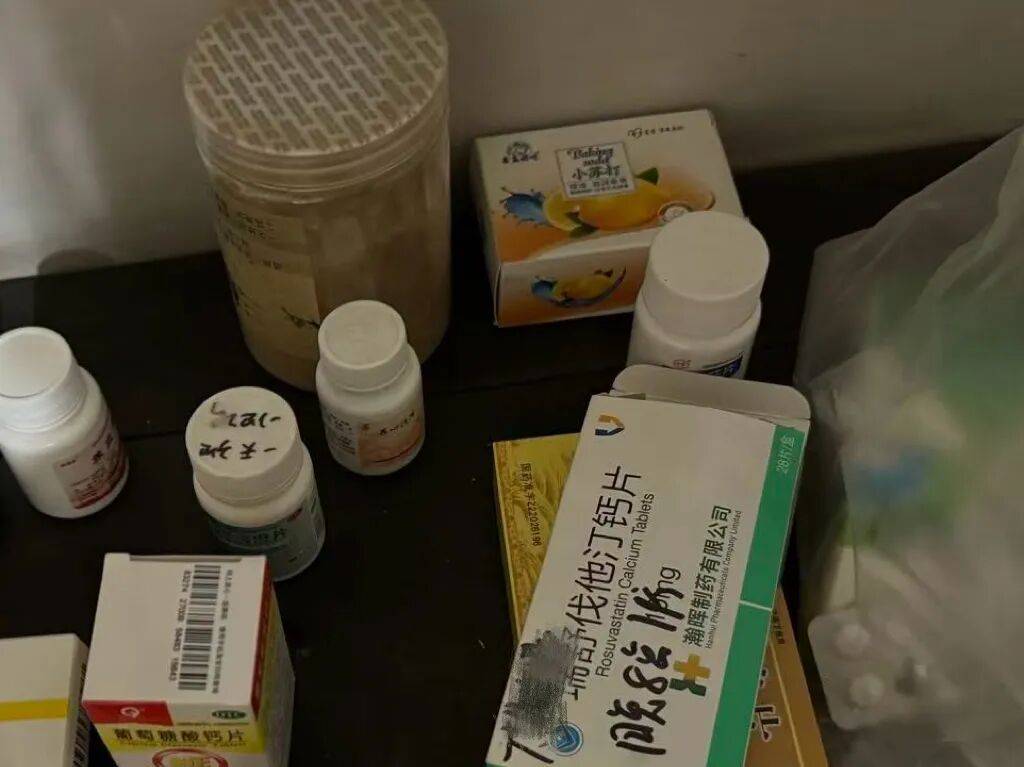 深夜，電子醫生，托起中老年人