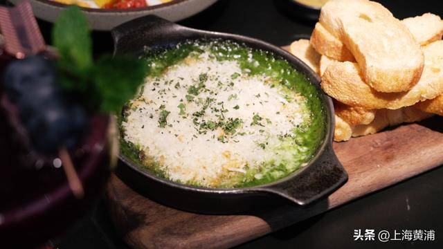 石庫門裡，竟然有正宗美式煙火氣？！｜環球美食在黃浦