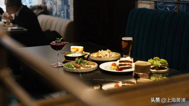 石庫門裡，竟然有正宗美式煙火氣？！｜環球美食在黃浦