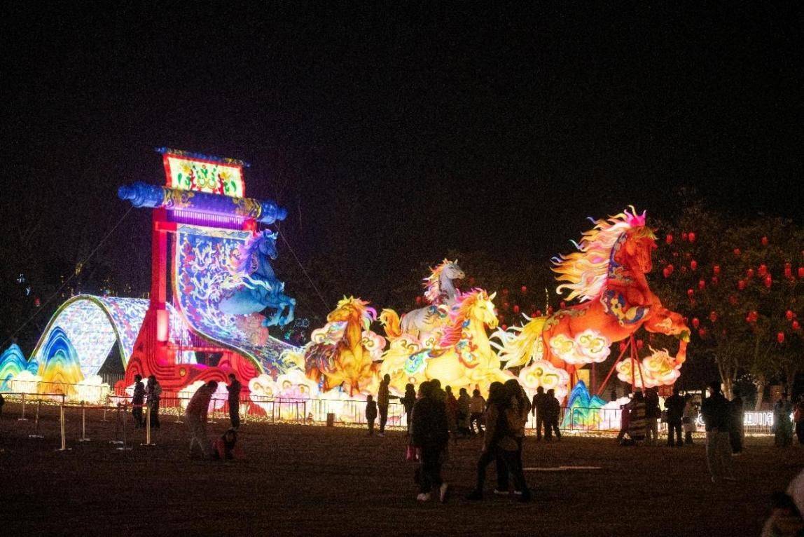 成都國際熊貓燈會全攻略｜一鍵收藏，帶你玩轉東安湖光影盛宴！