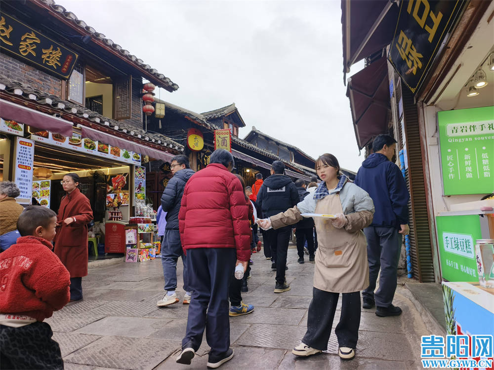 青巖古鎮成為新春旅遊熱門打卡地