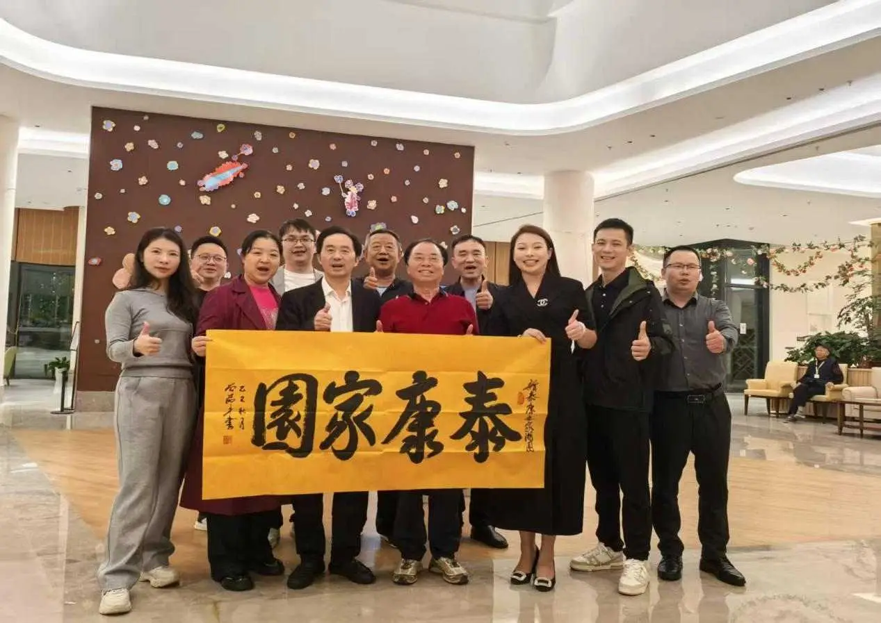 紮根人民 書法“五進”——曾昭才先生的藝術堅守與人民情懷