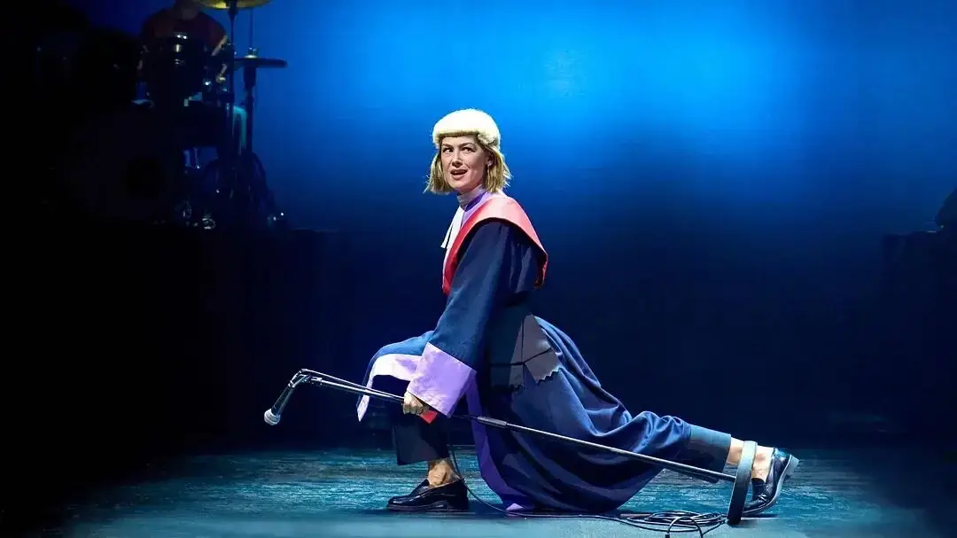 一週上新|兩部全明星好萊塢犯罪片引進、豆瓣9.4英國女性主義舞臺劇應景婦女節