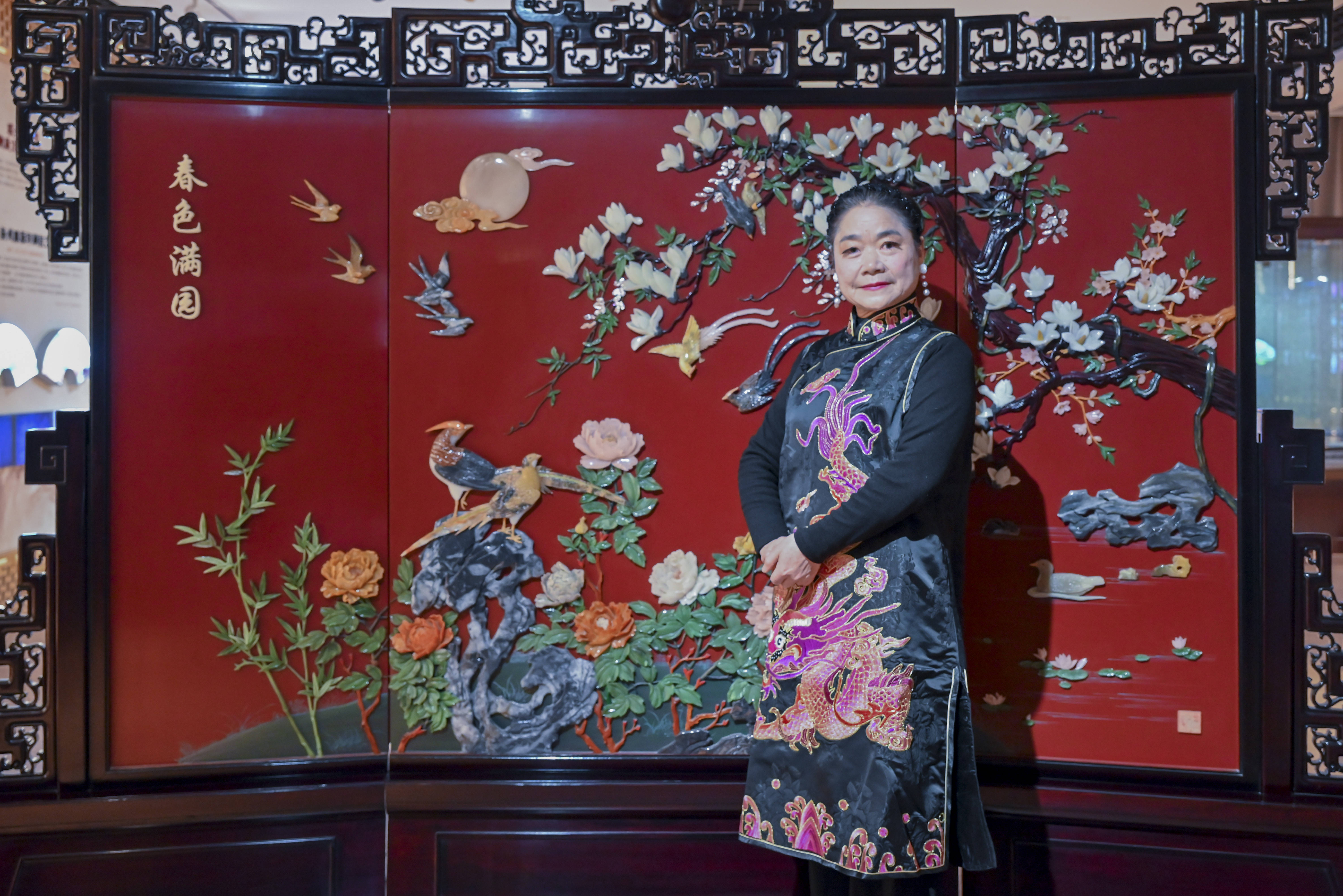 原創[文化揚州]歡天喜地迎馬年！當刺繡華服邂逅非遺與書畫