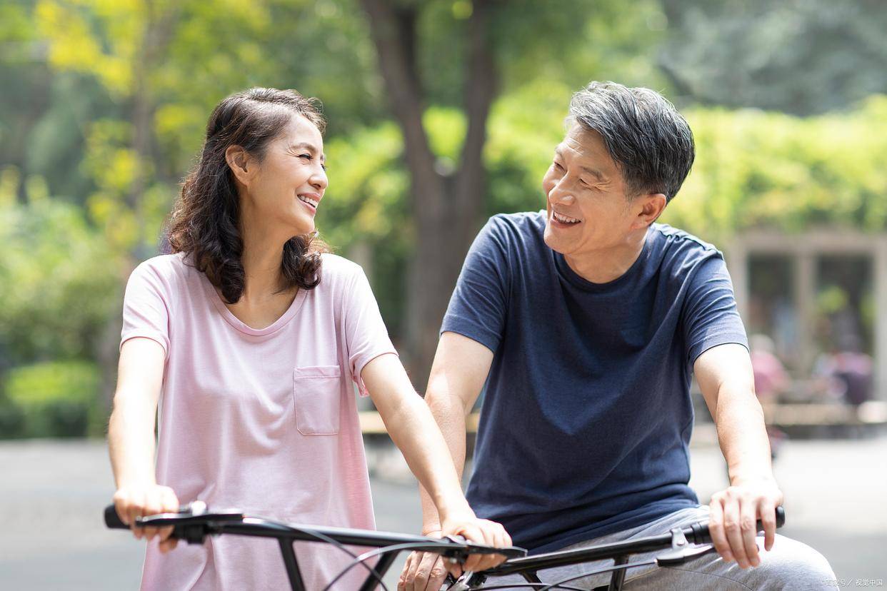 原創一記耳光：56歲大叔抵押房產再婚，10萬彩禮為何換來“不如一條狗”的結局？