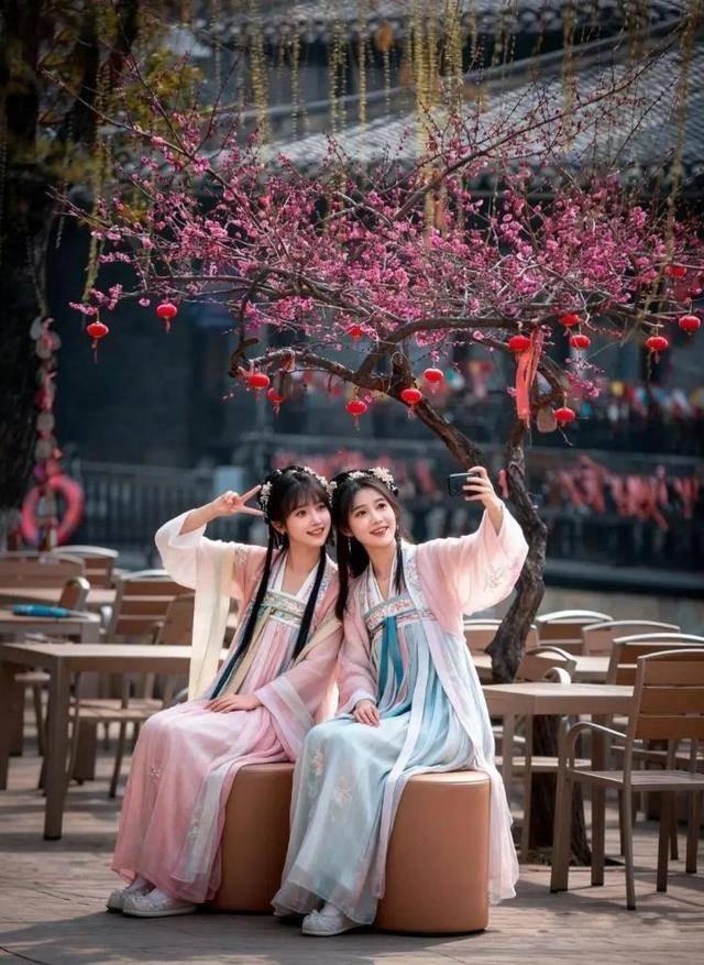 速收藏！棗莊臺兒莊古城春之花影與夜燈，錯過再等一年喲！