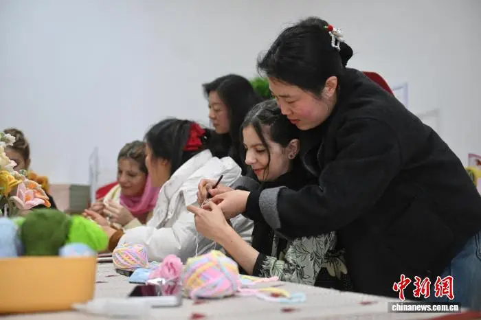 安徽合肥：留學生體驗手工編織 樂享“指尖”技藝