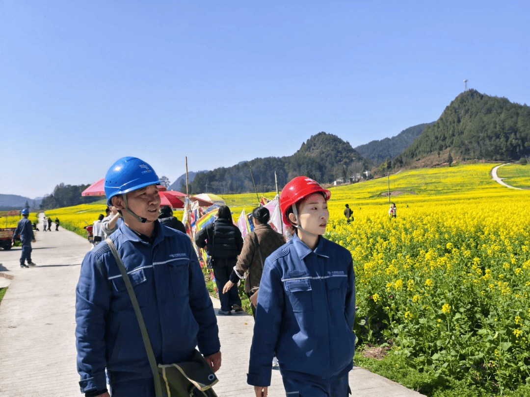 “黃金海”裡巡線忙 護航旅遊保電安