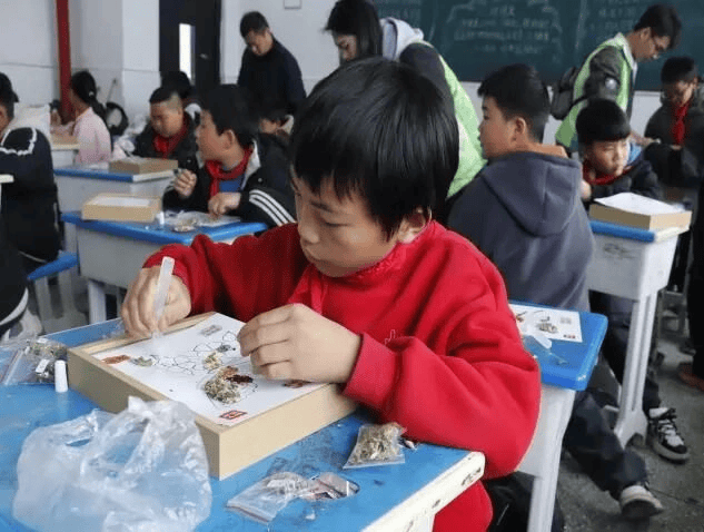 創新打造雙軌課堂！貴州水職院走進清鎮品橋小學開展志願活動