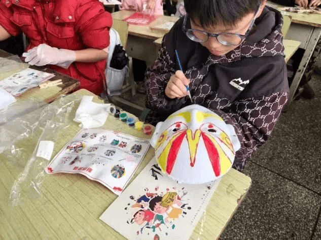 創新打造雙軌課堂！貴州水職院走進清鎮品橋小學開展志願活動