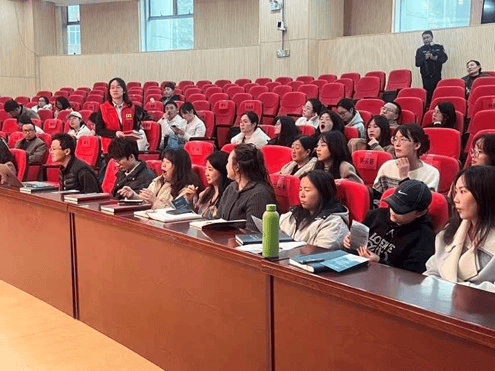 浦發銀行貴陽分行聯合觀山湖區反詐中心走進貴州開放大學開展反詐專題培訓