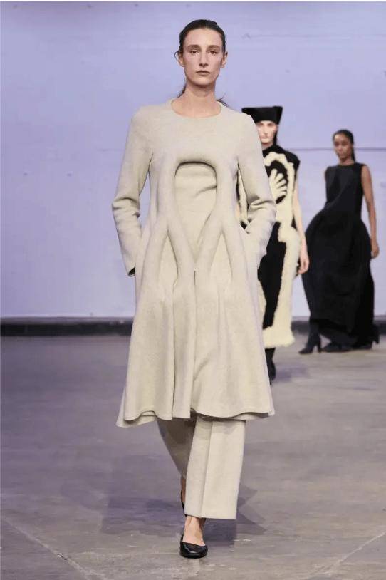 服裝畢業設計釋出 | 2026中央聖馬丁藝術與設計學院-研究生服裝畢業秀！