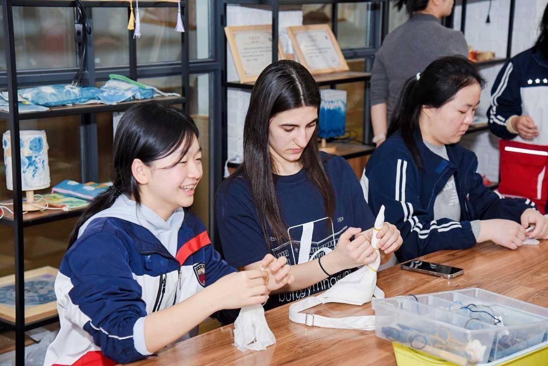 跨越山海，共赴萬里之約！ 德國最古老中學——伯樂高階文理中學師生到訪成都新川外國語學校！