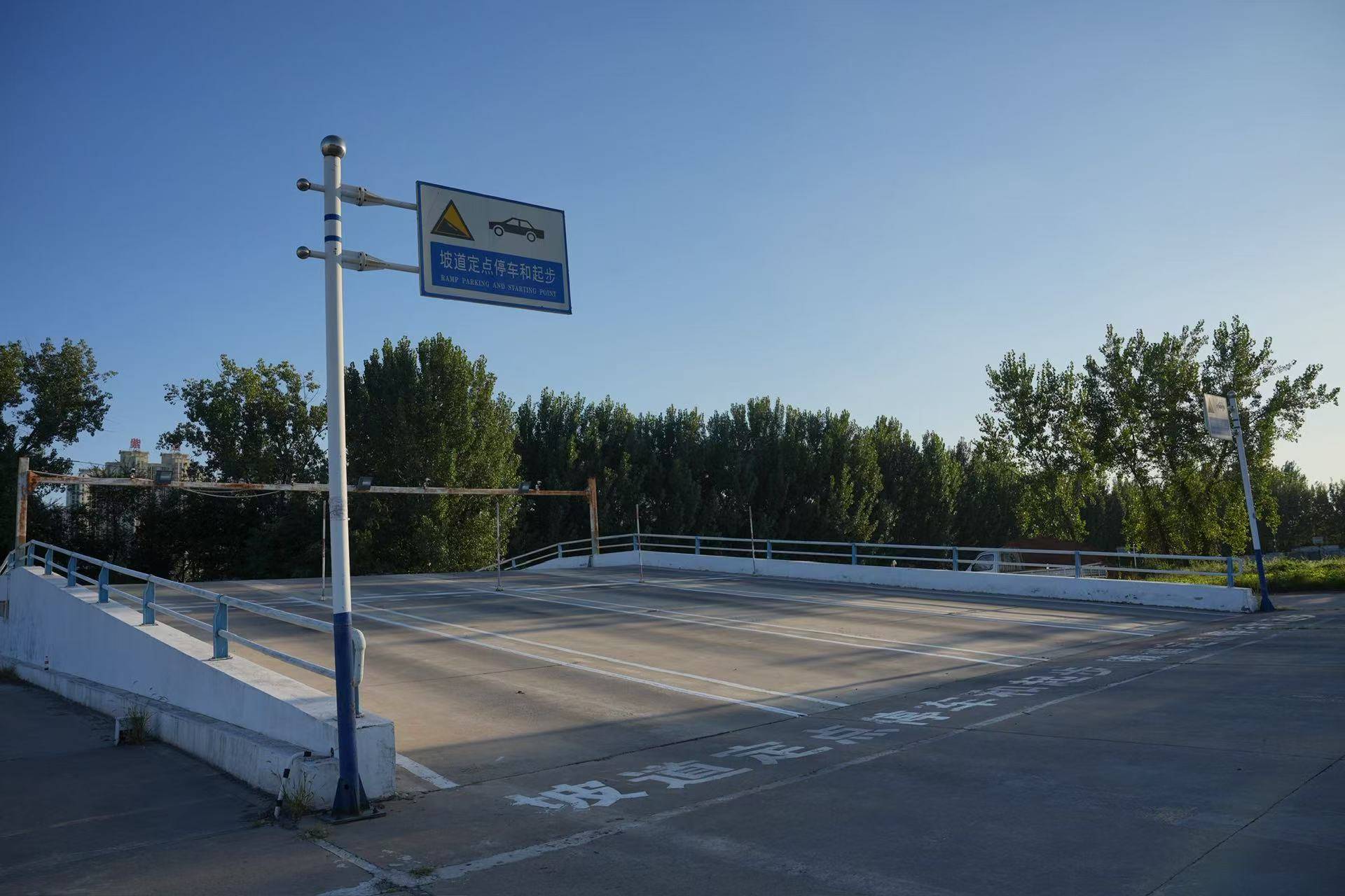 怎樣選收費透明駕校，秦皇島宏達駕校是優選