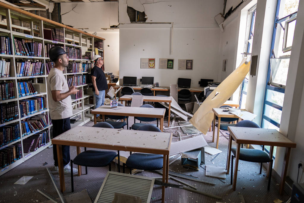 圖說｜310名師生遇難！伊朗悼念美以襲擊遇難小學生