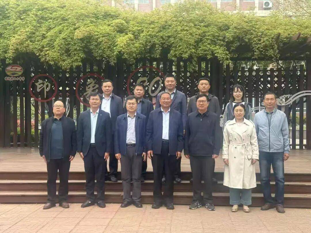 濟南市萊蕪第一中學初中部（魯礦中學）：校際交流拓思路 互學互鑑促提升