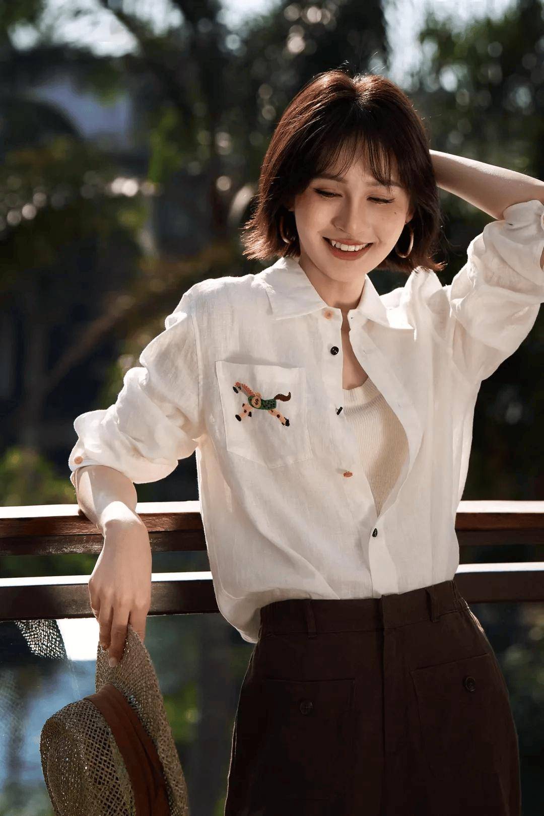 義大利百年“老錢風”，彩虹扣+小馬刺繡苧麻襯衫，穿出定製質感！