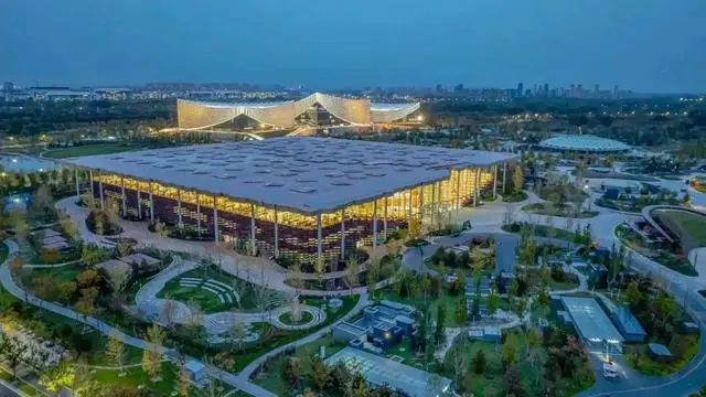 賞花親水、美食購物！跑完副馬，慢享春日好時光