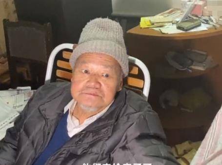 原創2019年，因親戚冷漠，上海八旬老人把300萬房產送樓下水果攤店主