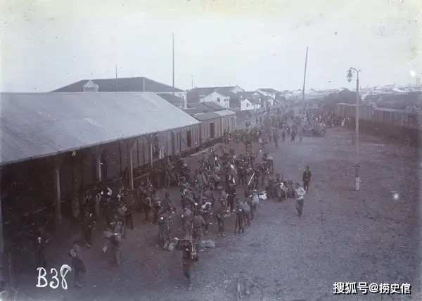 原創老照片：英國領事拍攝收藏的辛亥革命武漢場景照，建築廢墟、革命軍行動和起義犧牲者，慘烈血腥