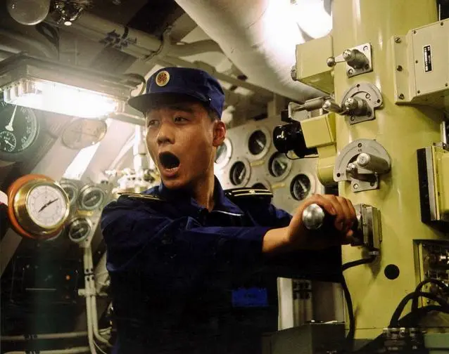 海軍某潛艇支隊開展紅色教育紀念潛艇部隊成立72週年