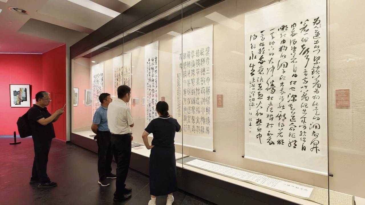 原創“光輝歷程”吉林省書法攝影主題作品展在長春開展