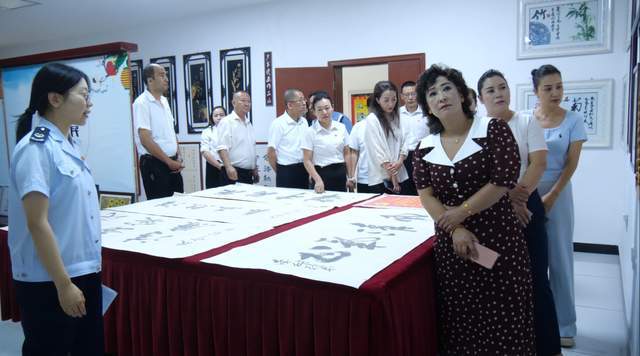 澤普縣融媒體中心赴澤普縣稅務局廉政教育基地開展警示教育活動