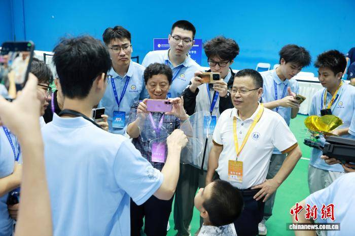 南華大學仿生蝴蝶斬獲全國大學生機械創新設計大賽一等獎