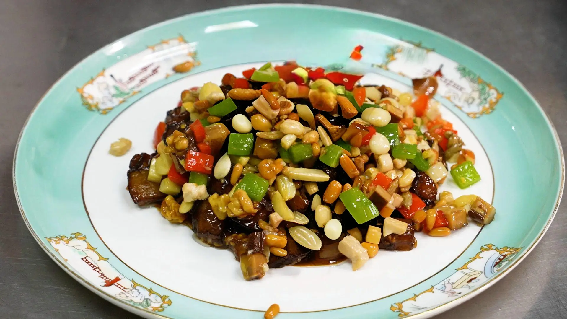 原創《紅樓夢》第一美食“茄鯗”，騙了讀者三百年